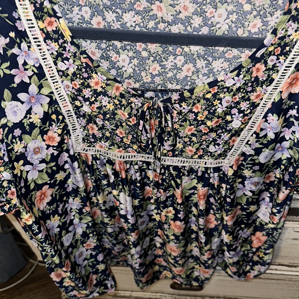 Exclusive one navy blouse with pink flowers stick around neck with tie cute onex - Picture 6 of 6